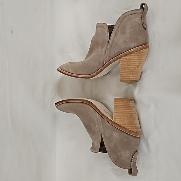 Jeffrey Campbell Rosee Bootie Suede Size 9.5 Gray Taupe - Picture 3 of 16